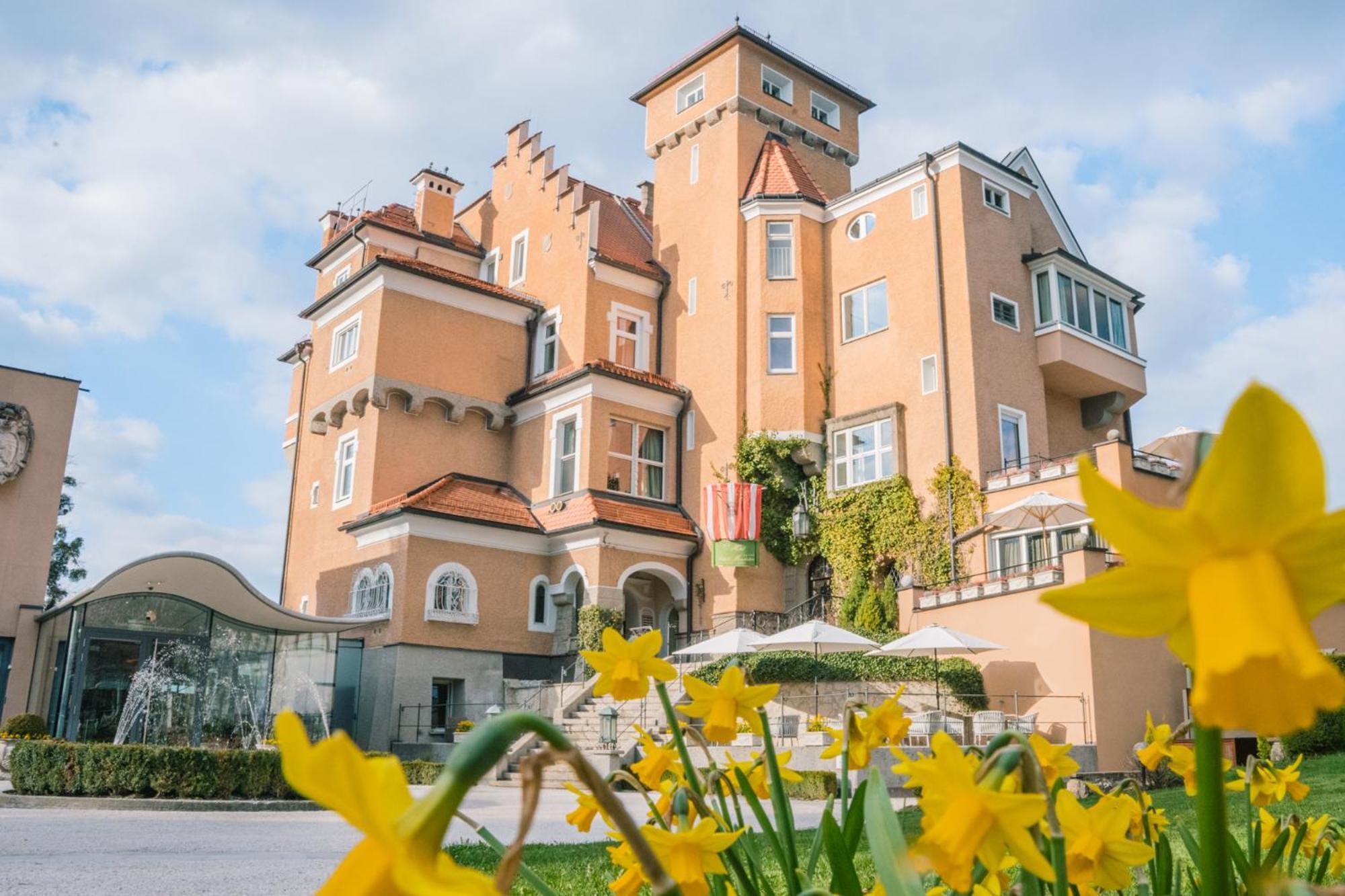 Schloss Moenchstein Hotel 5*