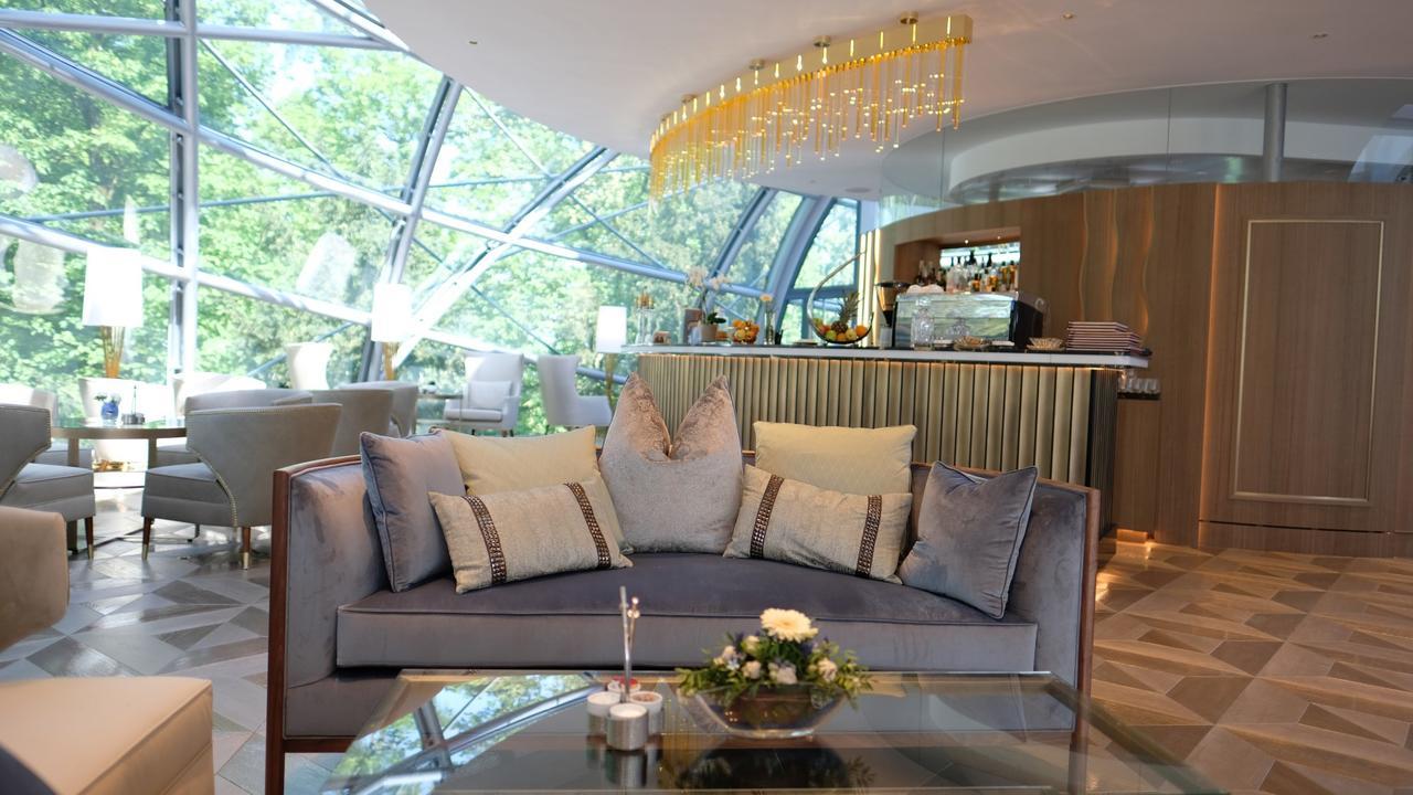 Hotel Schloss Moenchstein 5*